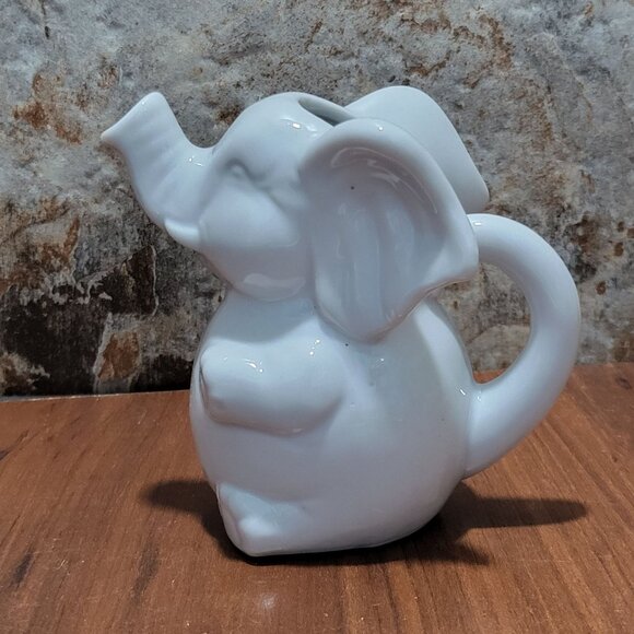 Vintage White Pottery Ceramic Elephant Creamer Pitcher - Picture 2 of 12